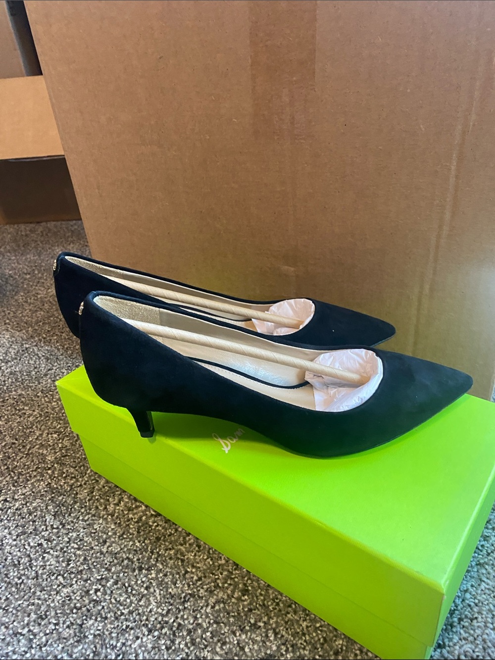 Sam Edelman Black Pointed-Toe Low Heel Pumps - Picture 6 of 10